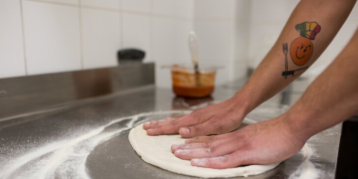 Malá či veľká pizza podľa vlastného výberu z reštaurácie STEAM FACTORY