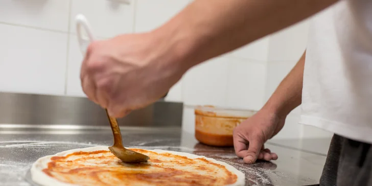 Pizza podľa vlastného výberu z reštaurácie STEAM FACTORY