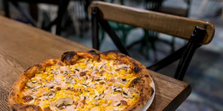 Pizza podľa vlastného výberu z reštaurácie STEAM FACTORY