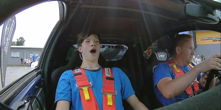 Až 3 adrenalínové zážitky v 1 balíku so superšportiakmi na okruhu Hradec Králové!