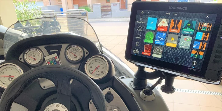 Škola prívlače a muškárenia či vyhliadková plavba rýchločlnom BASS TRACKER 175 TXW alebo NITRO Z19