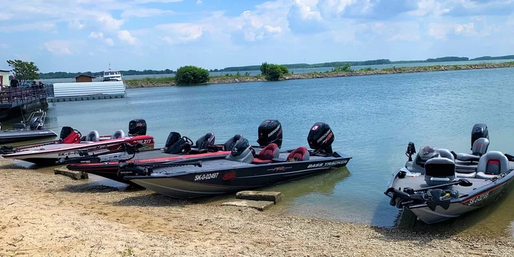 Škola prívlače a muškárenia či vyhliadková plavba rýchločlnom BASS TRACKER 175 TXW alebo NITRO Z19