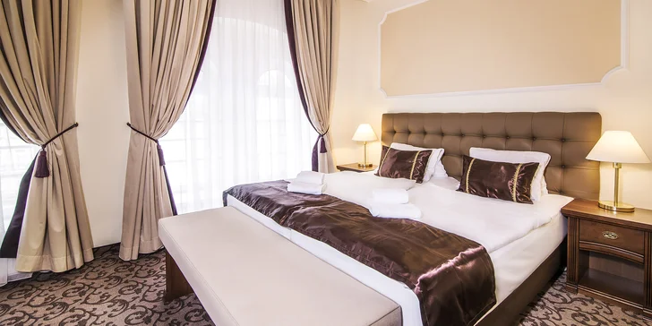 4* relax vo Varoch: hotel pri kolonáde, raňajky a neobmedzený vstup do wellness