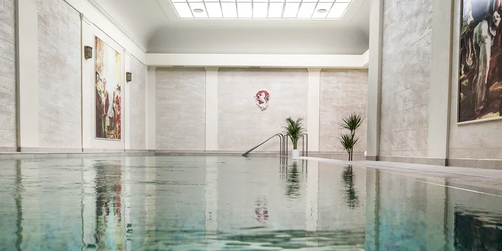 4* relax vo Varoch: hotel pri kolonáde, raňajky a neobmedzený vstup do wellness