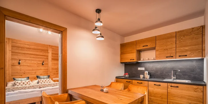 Letná dovolenka v horských Chaletoch v Jasnej v luxusných apartmánoch aj s vlastnou saunou a výhľadom na hrebene Nízkych Tatier