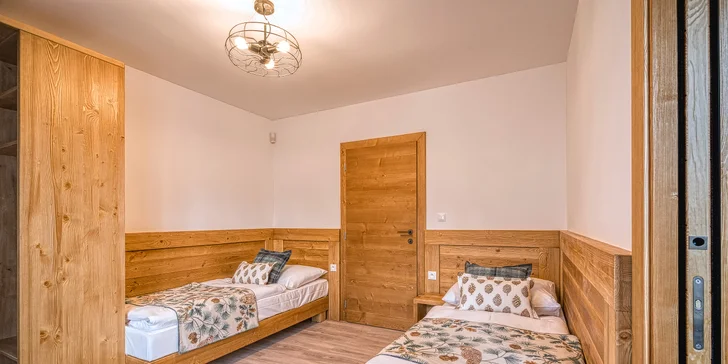 Letná dovolenka v horských Chaletoch v Jasnej v luxusných apartmánoch aj s vlastnou saunou a výhľadom na hrebene Nízkych Tatier