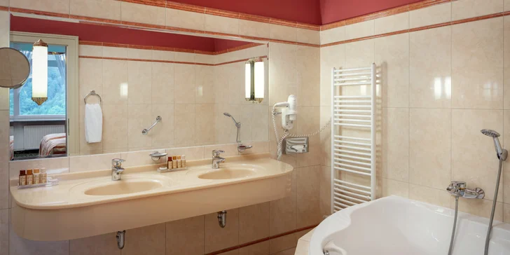 5* hotel Imperial v Karlových Varoch: luxusná polpenzia, neobmedzená wellness zóna a 3 kúpeľné procedúry
