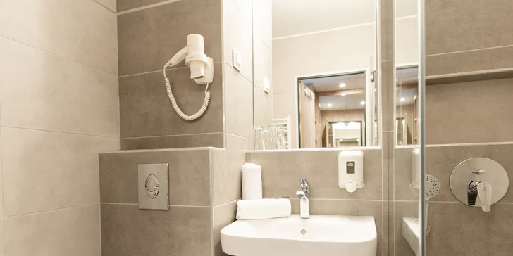 Rodinný hotel pri krásnom Balatone: wellness a moderné izby s terasou