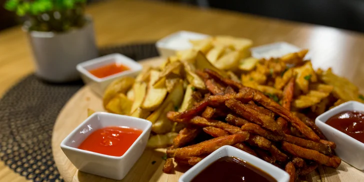 Burger, denko s 1,9 kg mäsa alebo hranolčeková ruleta