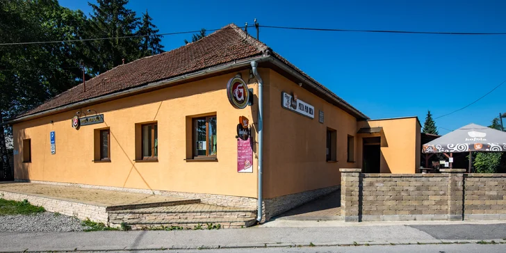 Pizza z kvalitných surovín na tenkom chrumkavom ceste