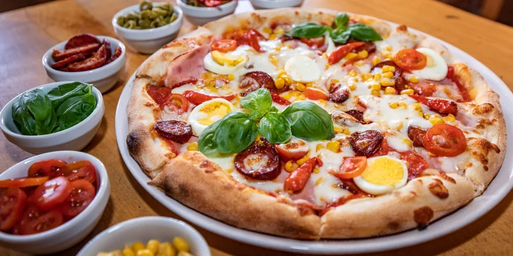 Pizza z kvalitných surovín na tenkom chrumkavom ceste