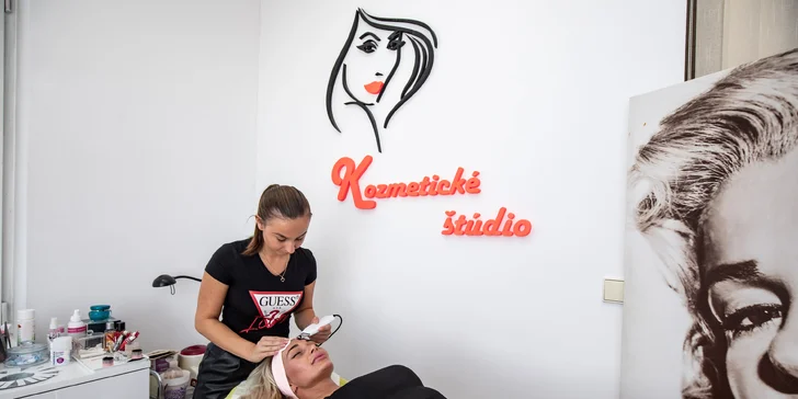 Kozmetické ošetrenie pleti alebo permanentky do solária