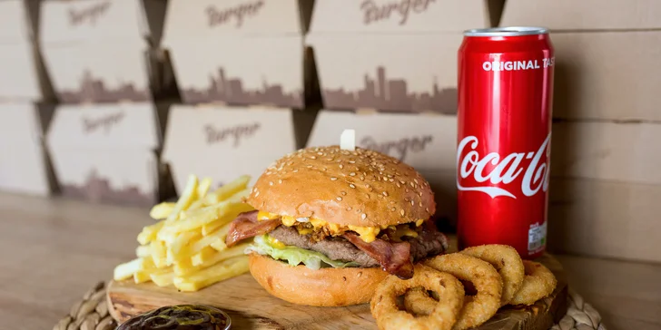 Chutný burger a kuracie špeciality spolu s hranolčekmi a omáčkami. Aj rozvoz!