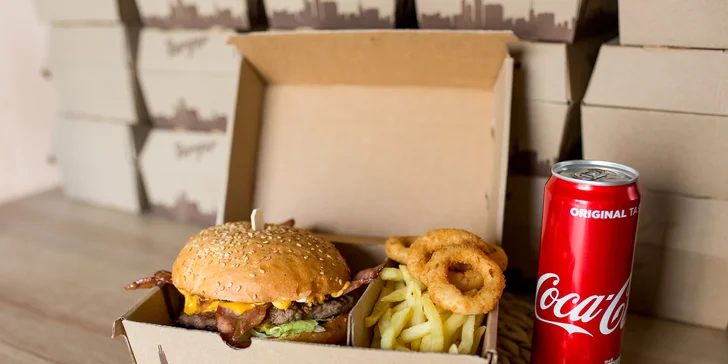 Chutný burger a kuracie špeciality spolu s hranolčekmi a omáčkami. Aj rozvoz!