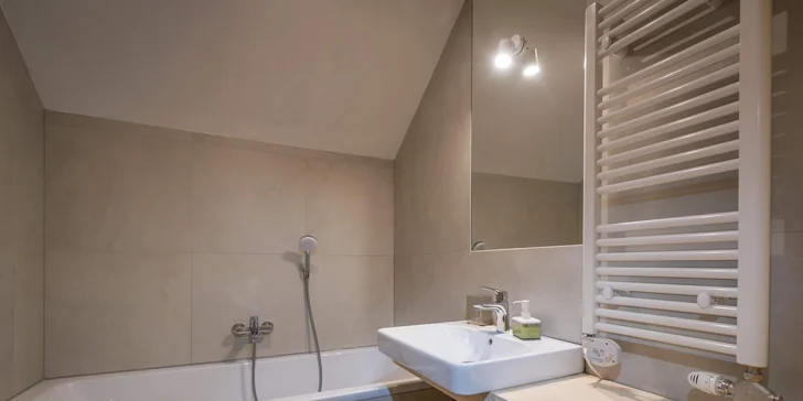 Luxusné chaty s vlastnou fínskou saunou, ďalším wellness rezortu, celoročným 3D lanovým bludiskom a ďalšími atrakciami pre deti aj dospelých