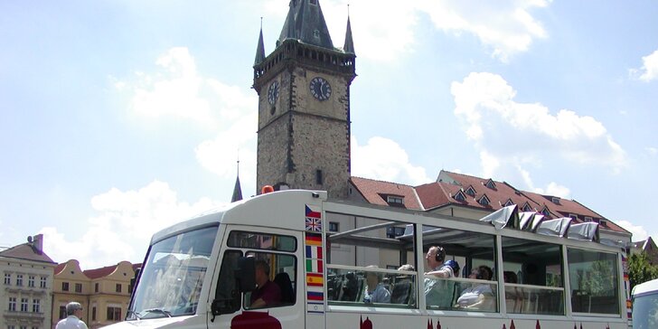 Okružná jazda Prahou: 1 či 2 hod. v otvorenom autobuse a 1 hod. plavby loďou pre deti i dospelých