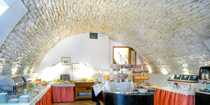 Pobyt v historickom centre Prahy: elegantný hotel, bohaté raňajky a plavba po Vltave