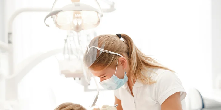 Profesionálna dentálna hygiena aj s možnosťou bielenia zubov v Art Dental Clinic