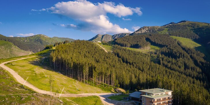 Pobyt na rok 2021 v novom Hoteli Strachan Family Jasná s famóznou kuchyňou, neobmedzeným wellness a perfektnou lokalitou v lone Nízkych Tatier s úžasnými výhľadmi na hrebene