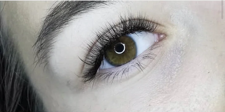 Lash lifting a laminácia, úprava obočia, 3D mihalnice alebo microblading