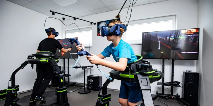 Vyskúšajte pohybový simulátor Virtuix Omni™ vo VR aréne