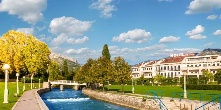 Luxusný hotel v slnečnej Dalmácii s polpenziou a neobmedzeným vstupom do wellness