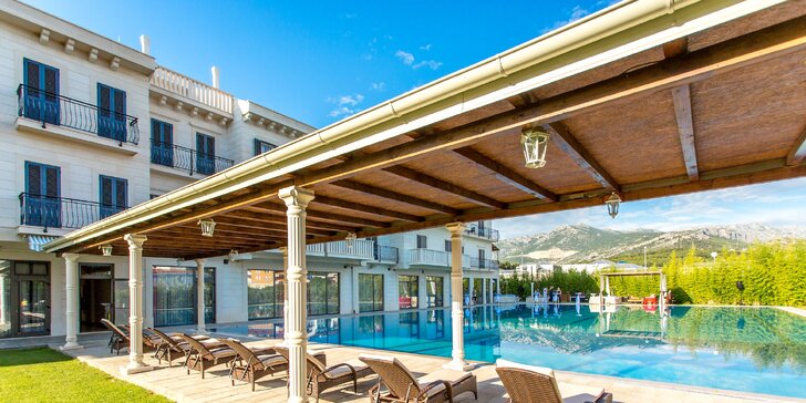 Luxusný hotel v slnečnej Dalmácii s polpenziou a neobmedzeným vstupom do wellness