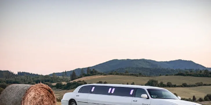 Zažite jazdu v luxusnej limuzíne LINCOLN TOWN CAR so šoférom!