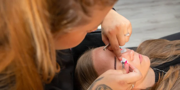 Lash lifting a laminácia, úprava obočia, 3D mihalnice alebo microblading