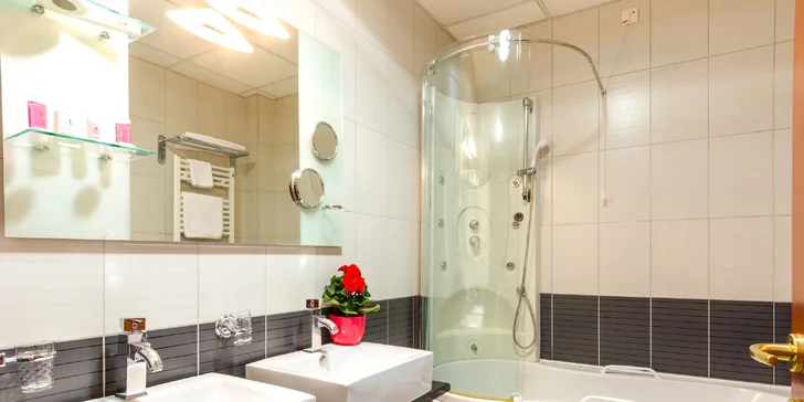 Leto i september v Splite: 4* hotel, raňajky, fľaša vína a elektrobicykle