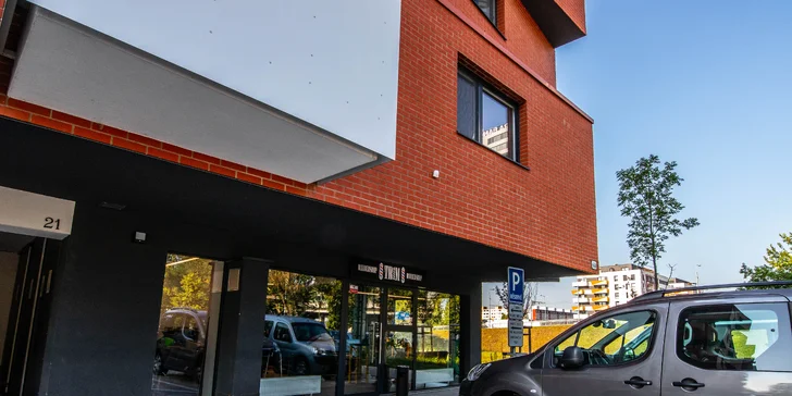 Pánsky strih a úprava brady v barbershope TRIM zariadenom v industriálnom štýle