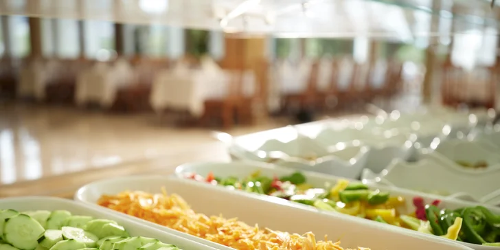 Vo dvojici alebo s rodinou do Slovinska: 4* hotel blízko mora, polpenzia a bazény