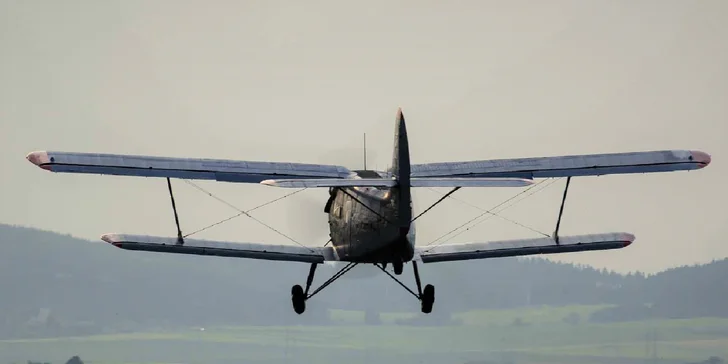 Neopísateľný výlet legendárnym dvojplošníkom ANTONOV AN-2 pre 1 až 12 osôb