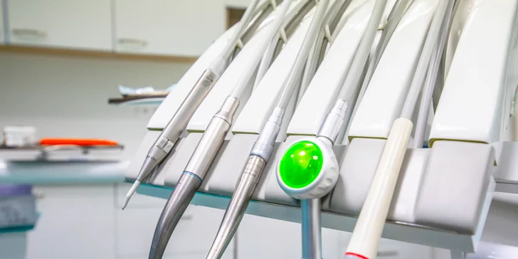 Precízna dentálna hygiena s pieskovaním pre 1 alebo 2 osoby