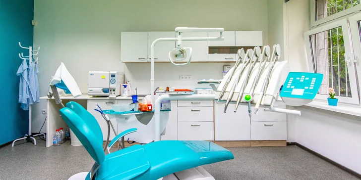 Precízna dentálna hygiena s pieskovaním pre 1 alebo 2 osoby