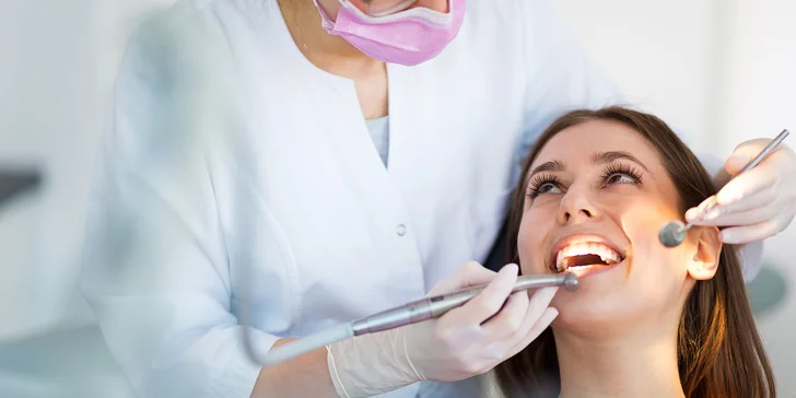 Precízna dentálna hygiena s pieskovaním pre 1 alebo 2 osoby
