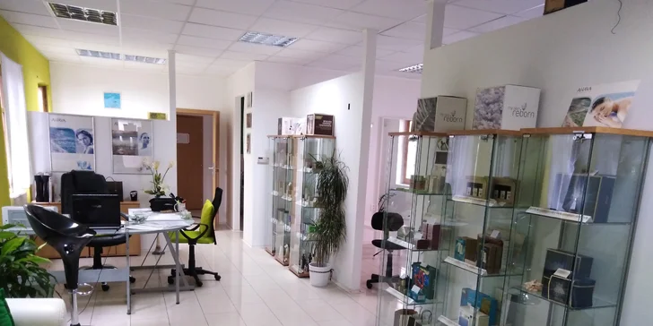 Kozmetické masáže tváre alebo manuálne či prístrojové hĺbkové čistenie pleti