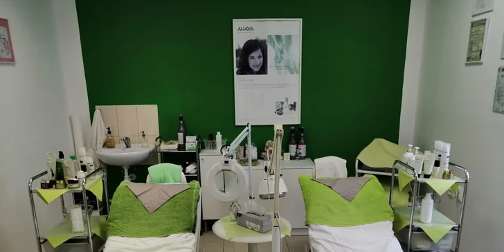 Kozmetické masáže tváre alebo manuálne či prístrojové hĺbkové čistenie pleti