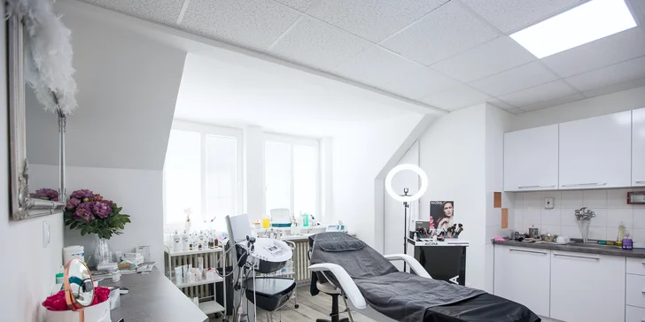 Výplň pier alebo kruhov pod očami či lifting tváre botulotoxínom