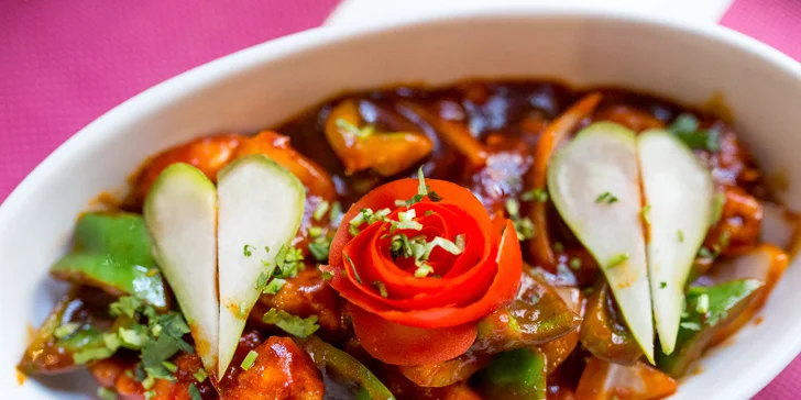 Vegetariánske alebo kuracie špeciality s prílohou + indické pivo