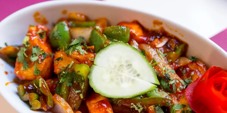 Vegetariánske alebo kuracie špeciality s prílohou + indické pivo