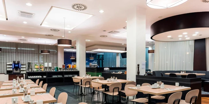 Ubytovanie v hoteli Marriott na letisku Václava Havla s raňajkami či polopenziou