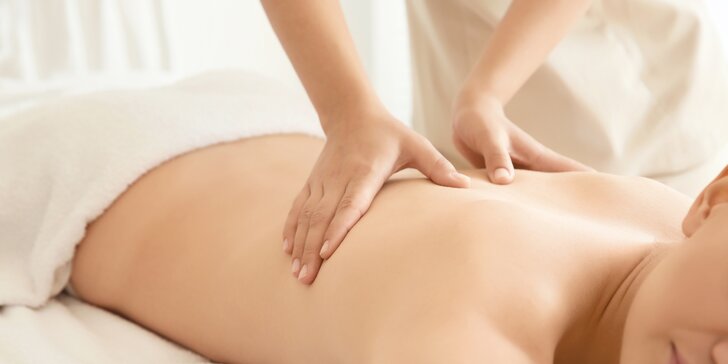 Reflexná masáž chodidiel alebo klasická masáž aj s bankovaním