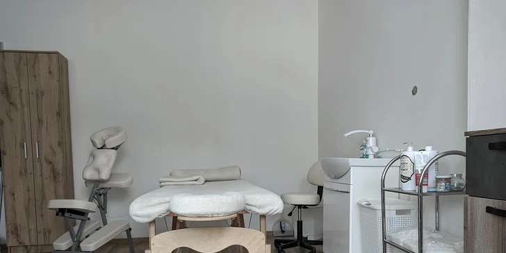 Klasická, reflexná, športová či medová masáž, lymfodrenáž alebo uvoľňujúca masáž nôh