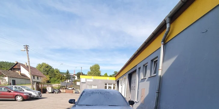Kompletné umytie exteriéru a interiéru vozidla