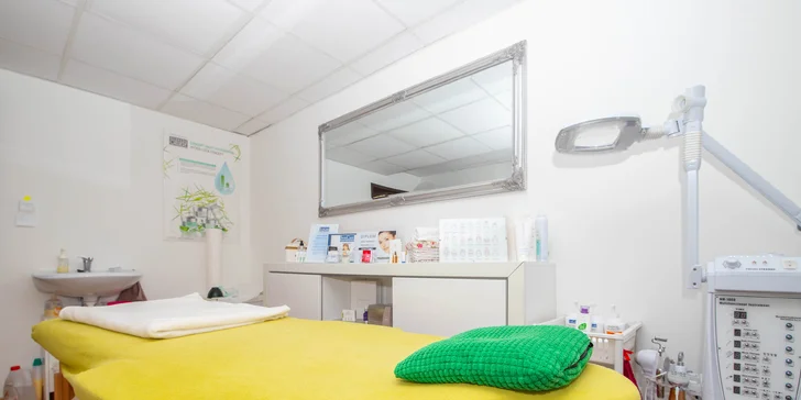 Letné ošetrenie pleti alebo procedúry pre zrelú či aknóznu pokožku