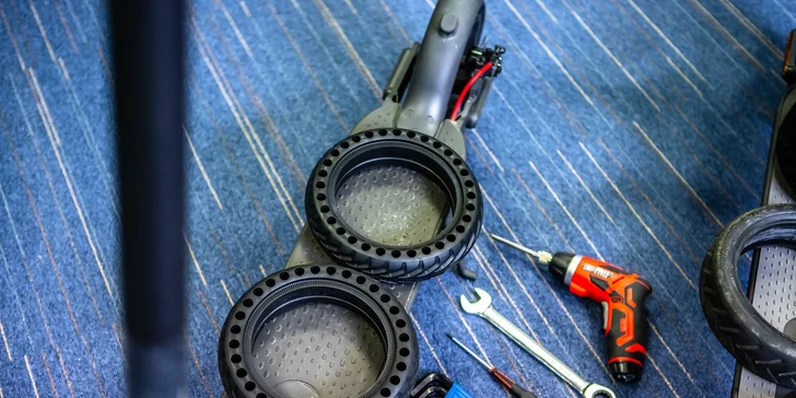 Servis kolobežiek XIAOMI: oprava defektu či výmena pneumatík