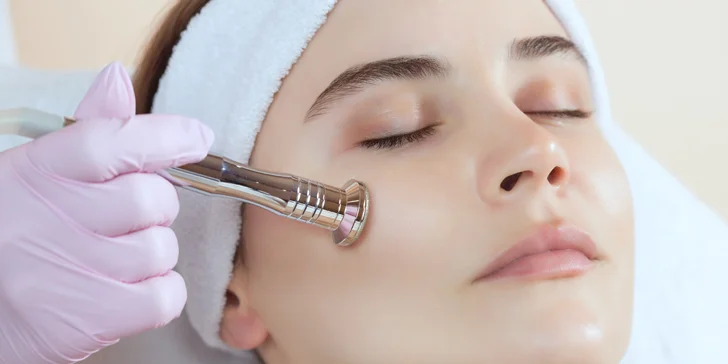 Ošetrenie podľa typu pleti a inhalácia kyslíka či fotónová terapia
