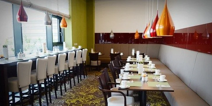 Degustačné menu s panoramatickým výhľadom v Outlook Bar & Lounge v Hoteli Lindner****