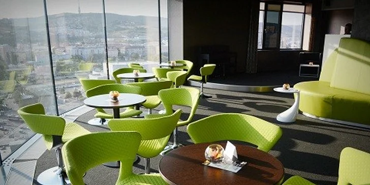 Degustačné menu s panoramatickým výhľadom v Outlook Bar & Lounge v Hoteli Lindner****